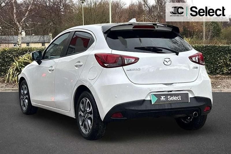 Used Mazda 2 Inclusive 113 HP (83 kW) 2017 White Hatchback