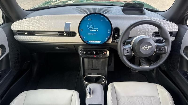 Used Mini Cooper Hatch 156 HP (114 kW) 2024 Green Hatchback