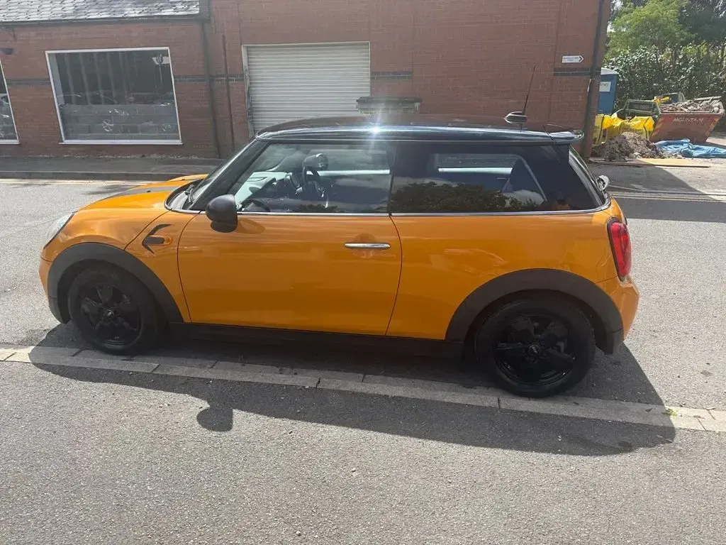 Used Mini Cooper D Hatch 116 HP (85 kW) 2014 Orange Hatchback