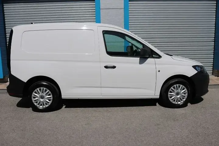 Used VW Caddy 102 HP (75 kW) 2022 White MPV