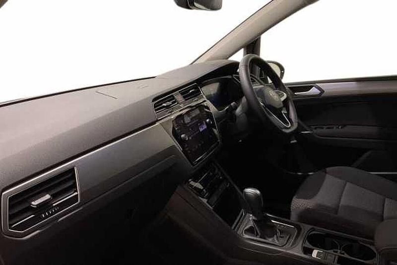 Used VW Touran Match 150 HP (110 kW) 2025 Oyster silver MPV