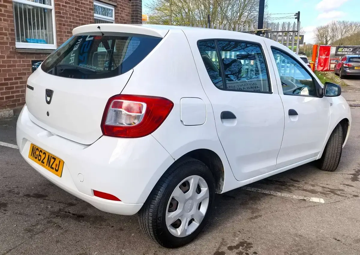 Begagnad Dacia Sandero Ambiance 75 HK (55 kW) 2013 Vit Halvkombi