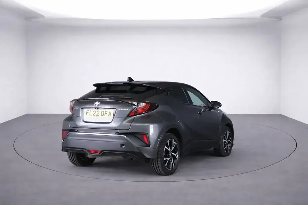 Używany Toyota C-HR Design 122 KM (89 kW) 2022 Szary SUV