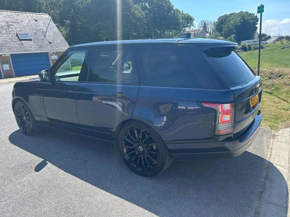 Used Land Rover Range Rover Autobiography 258 HP (189 kW) 2017 Blue SUV