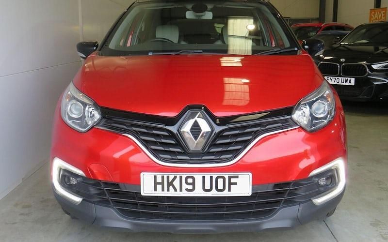 Second-hand Renault Captur Iconic 90 CP (66 kW) 2019 Roșu SUV