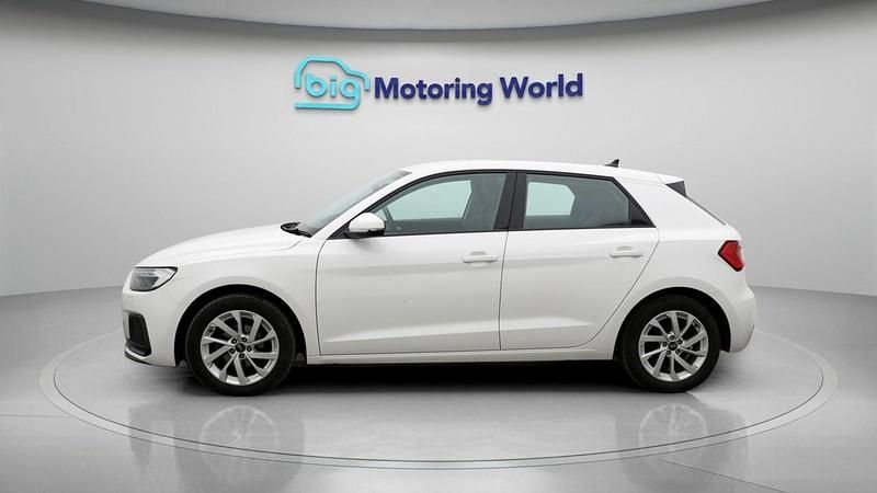 Used Audi A1 Sportback Sport 95 HP (69 kW) 2024 White Hatchback