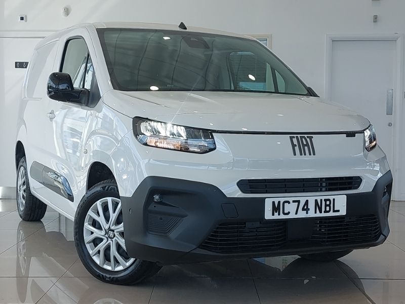 White Used 2024 Fiat Doblò MPV | £16,498 (Fair price) - Image 1/4