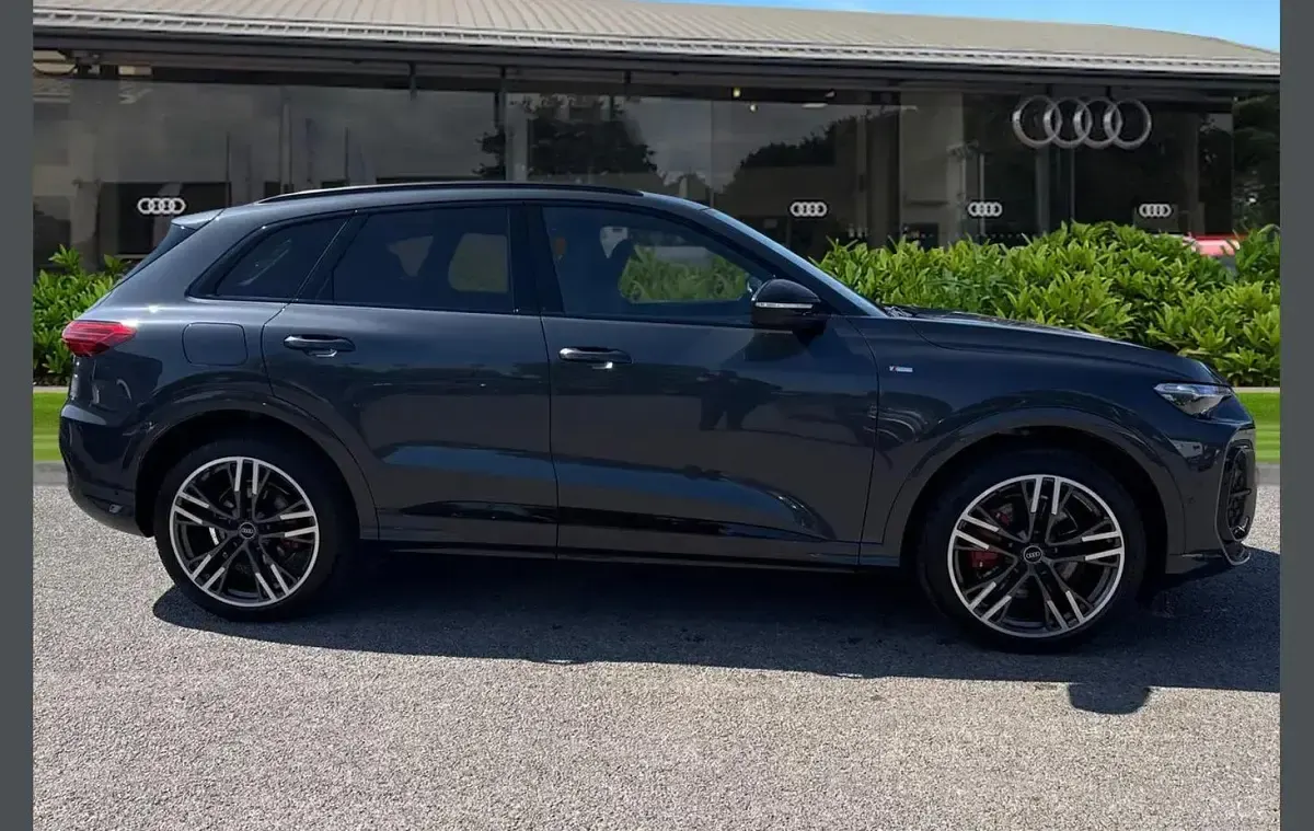 Nowe Audi Q5 Comfort 204 KM (150 kW) 2026 Szary SUV