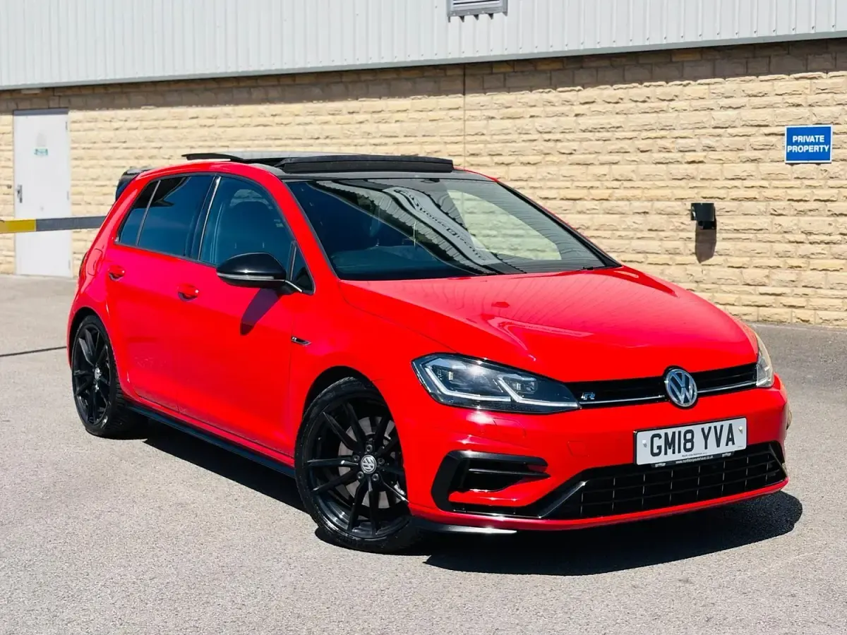 Begagnad VW Golf VII R 2018 Röd Halvkombi