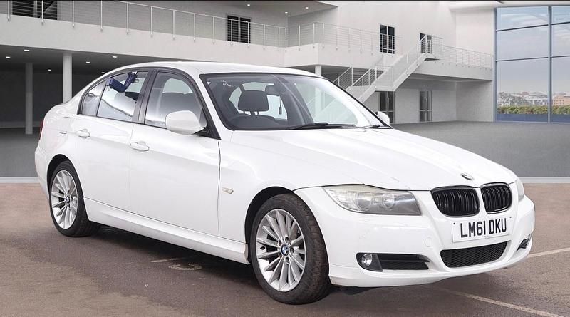 Used BMW 318 2011 White Sedan