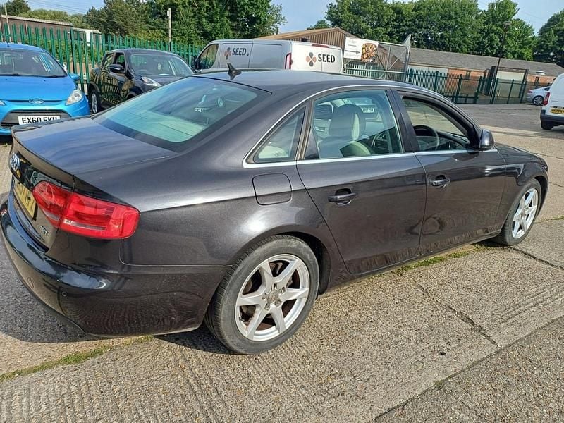 Usado Audi A4 160 CV (117 kW) 2008 Gris Berlina