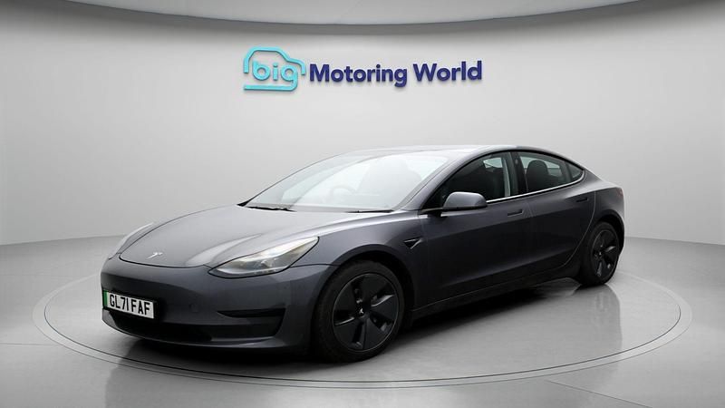 Used Tesla Model 3 Standard Range Plus 222 kW (302 HP) 2021 Sedan