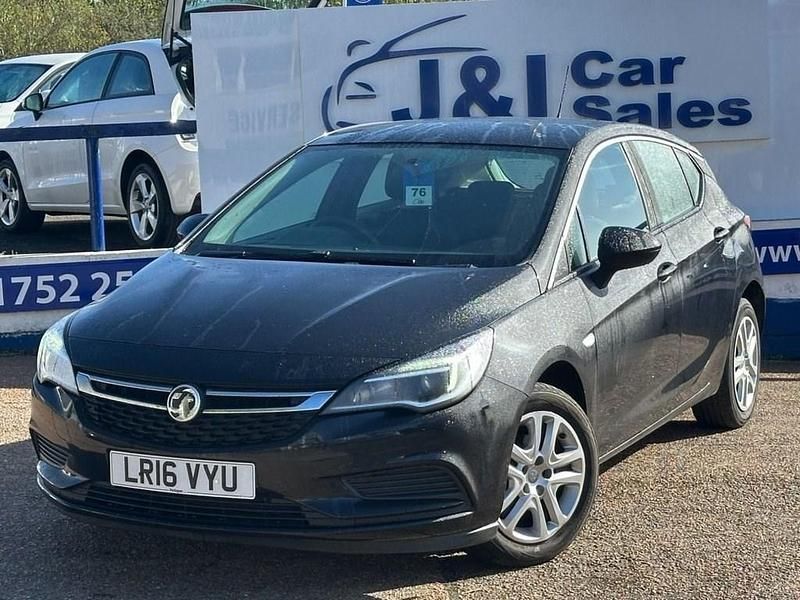 Second-hand Vauxhall Astra Design Edition 100 CP (73 kW) 2016 Negru Hatchback