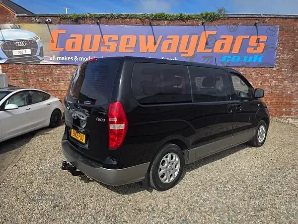 Used Hyundai I800 Style 134 HP (98 kW) 2012 Black MPV