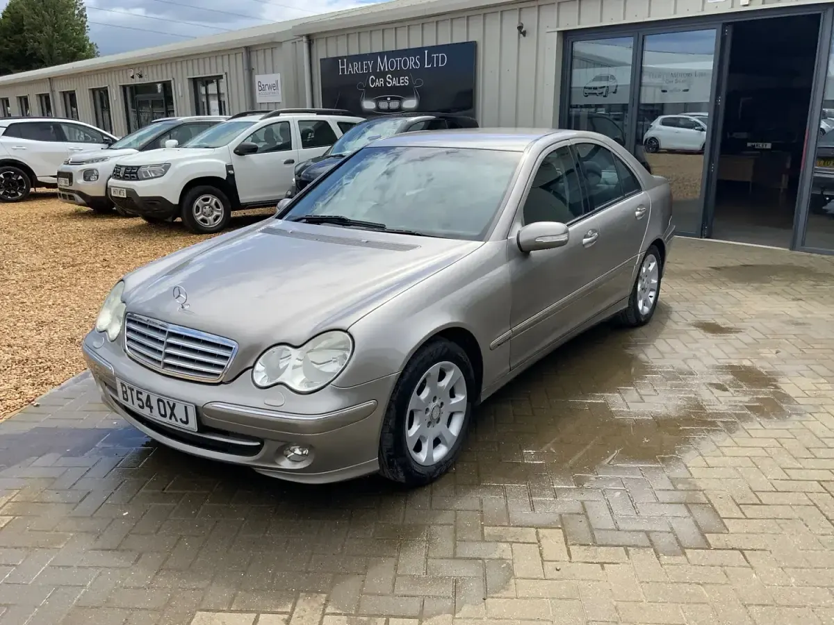 Used Mercedes C200 Elegance 2005 Silver Sedan