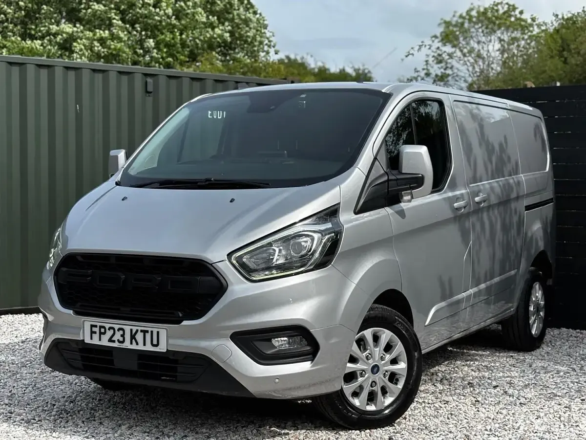 Used Ford Transit Custom Limited 130 HP (95 kW) 2023 Silver Van