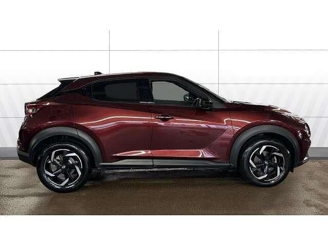 Used Nissan Juke N-Connecta 114 HP (83 kW) 2022 Red SUV