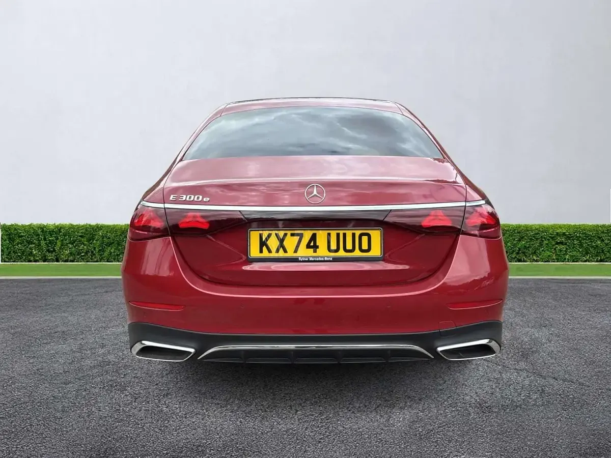 Used Mercedes E300 AMG Line Premium Plus 313 HP (230 kW) 2024 Red Sedan