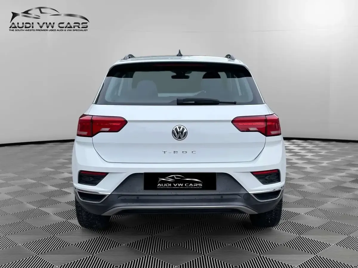 Used VW T-Roc SE 115 HP (84 kW) 2018 White SUV