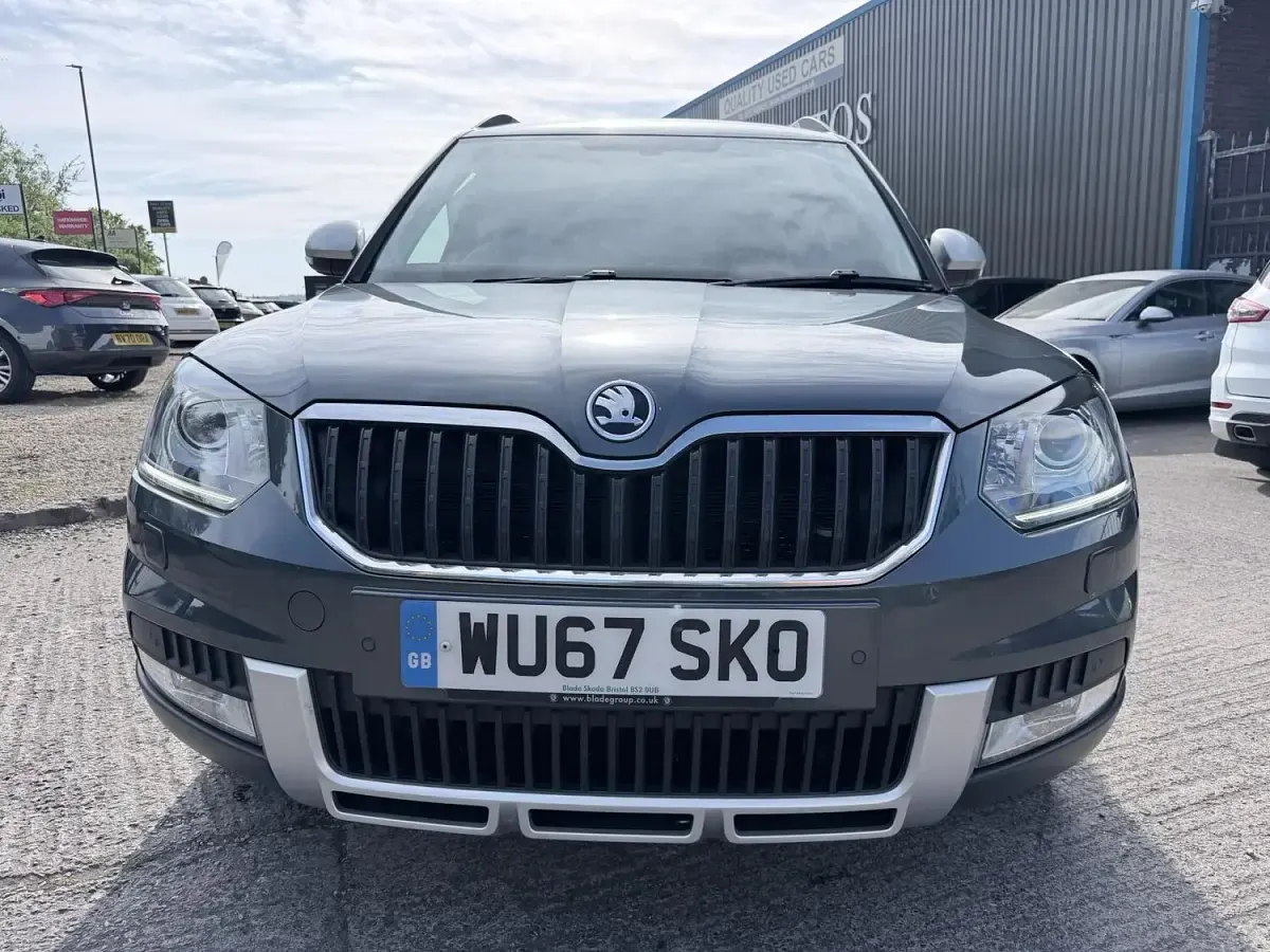 Used Skoda Yeti Drive 110 HP (80 kW) 2017 Grey SUV