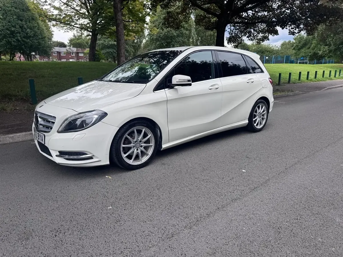 Used Mercedes B180 Executive 2013 White Hatchback