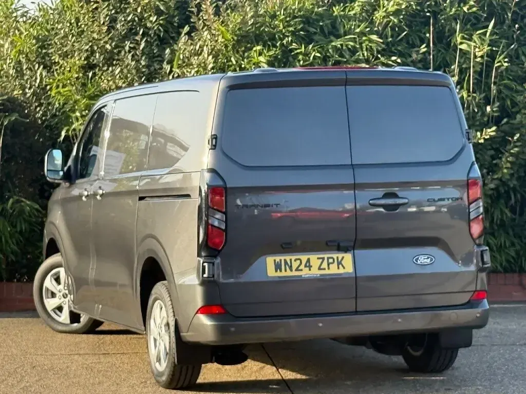 Used Ford Transit Custom Limited 136 HP (100 kW) 2024 Grey Van