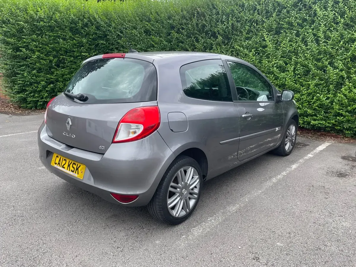 Used Renault Clio Dynamique 88 HP (64 kW) 2012 Grey Hatchback