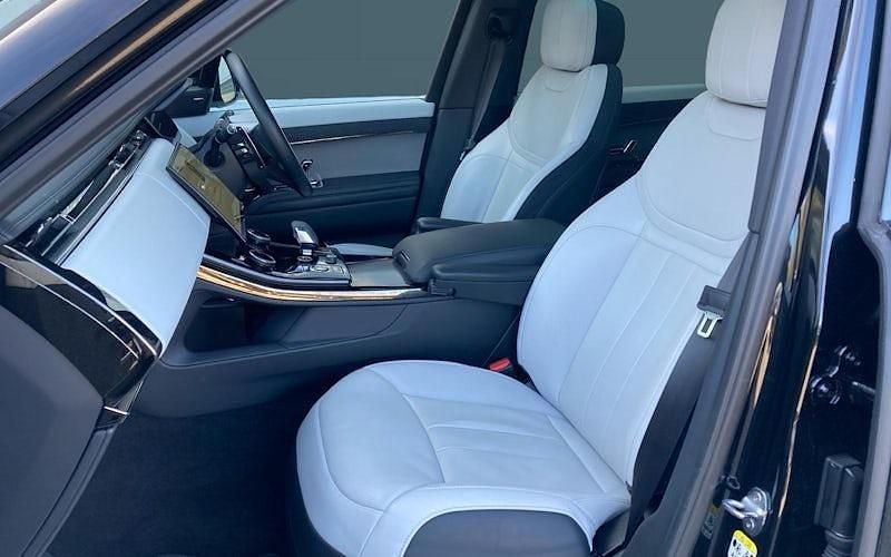 Used Land Rover Range Rover Sport SE Dynamic 300 HP (220 kW) 2025 SUV