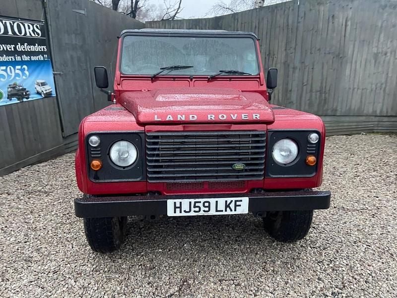 Usado Land Rover Defender 122 CV (89 kW) 2009 Rojo Pickup/Camioneta