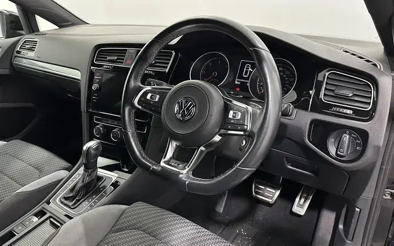 Used VW Golf VII R-line 150 HP (110 kW) 2019 Black Hatchback