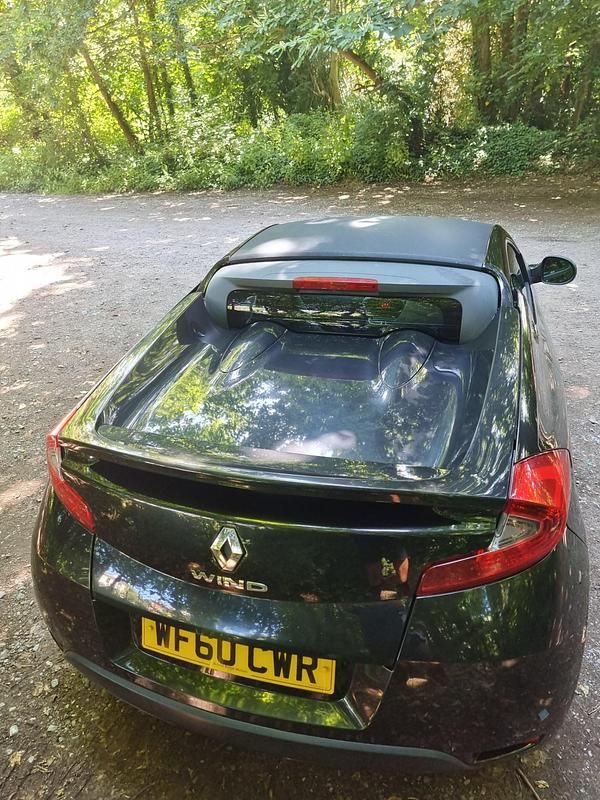 Black Used 2010 Renault Wind Dynamique Cabriolet | £2,000 (Fair price) - Image 1/4