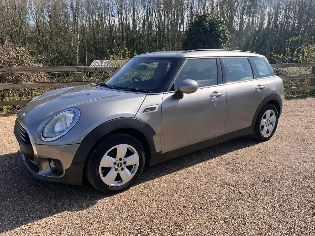 Usado Mini One Clubman 2017 Plateado Familiar