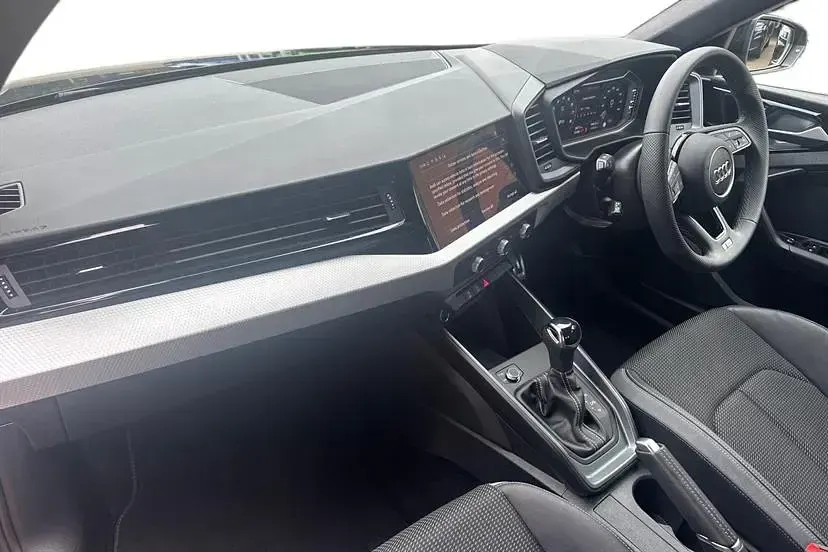 Usado Audi A1 S-Line 95 HP (69 kW) 2025 Preto SUV