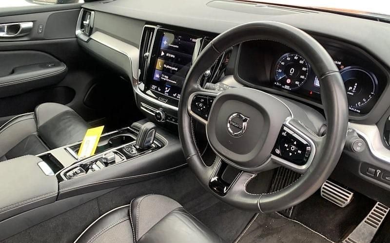 Used Volvo V60 R-Design 340 HP (250 kW) 2021 Grey Estate