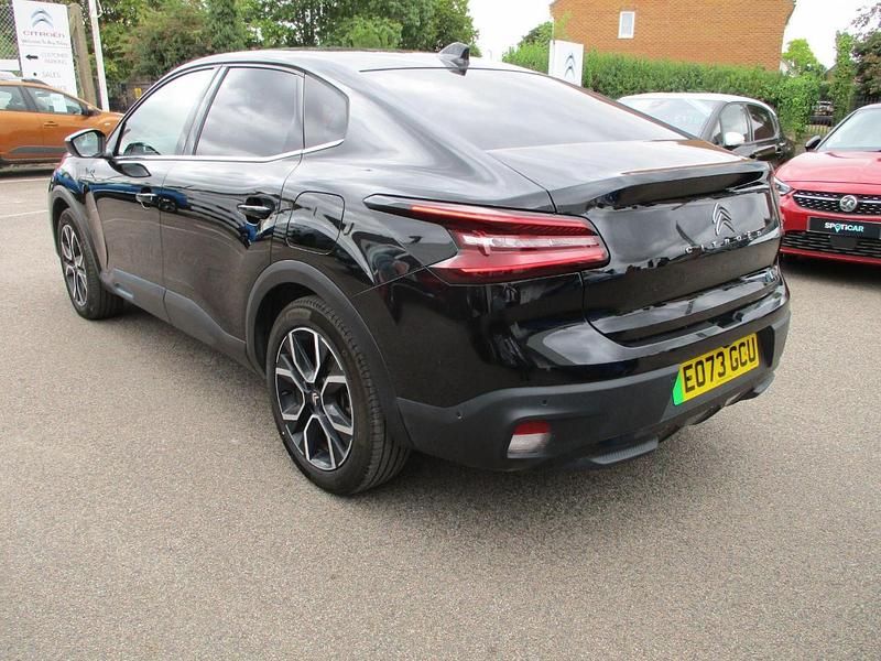 Black Used 2023 Citroën e-C4 Shine SUV | £15,490 (Good price) - Image 1/4