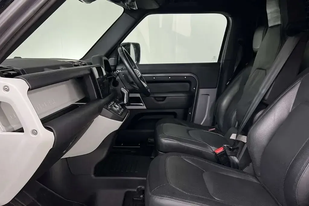 Usado Land Rover Defender HSE Dynamic 296 CV (217 kW) 2024 Gris SUV