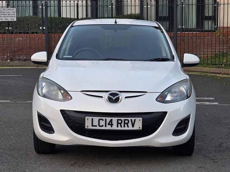 Used Mazda 2 102 HP (75 kW) 2014 White Hatchback