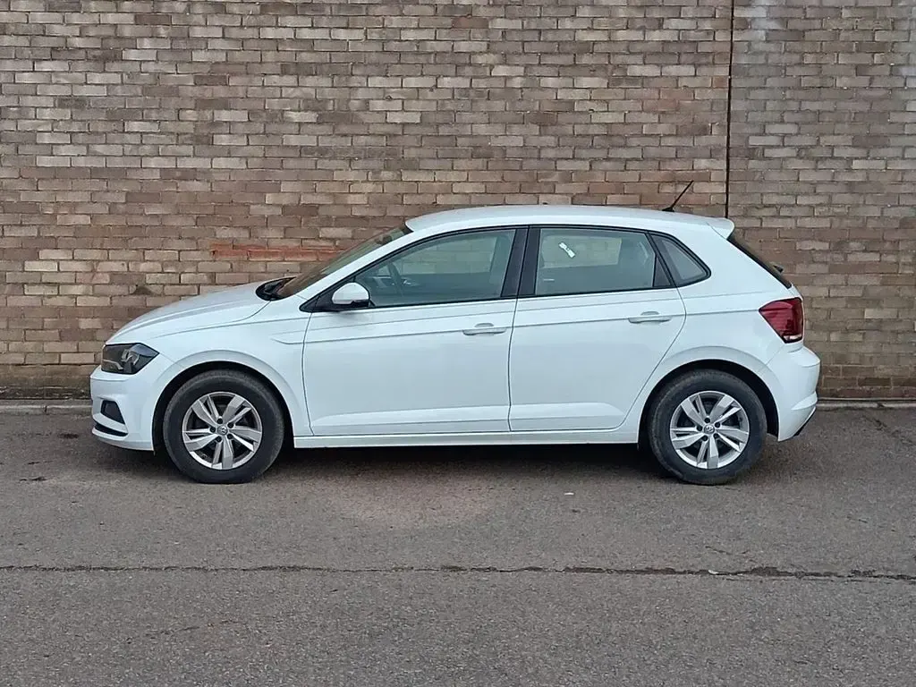 Used VW Polo SE 95 HP (69 kW) 2019 White Hatchback