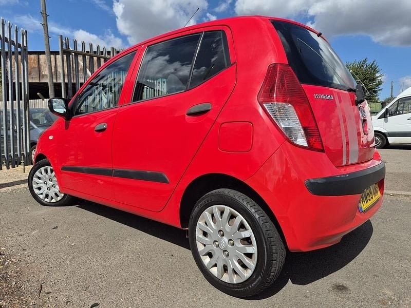 Used Hyundai i10 Classic 2010 Red Hatchback