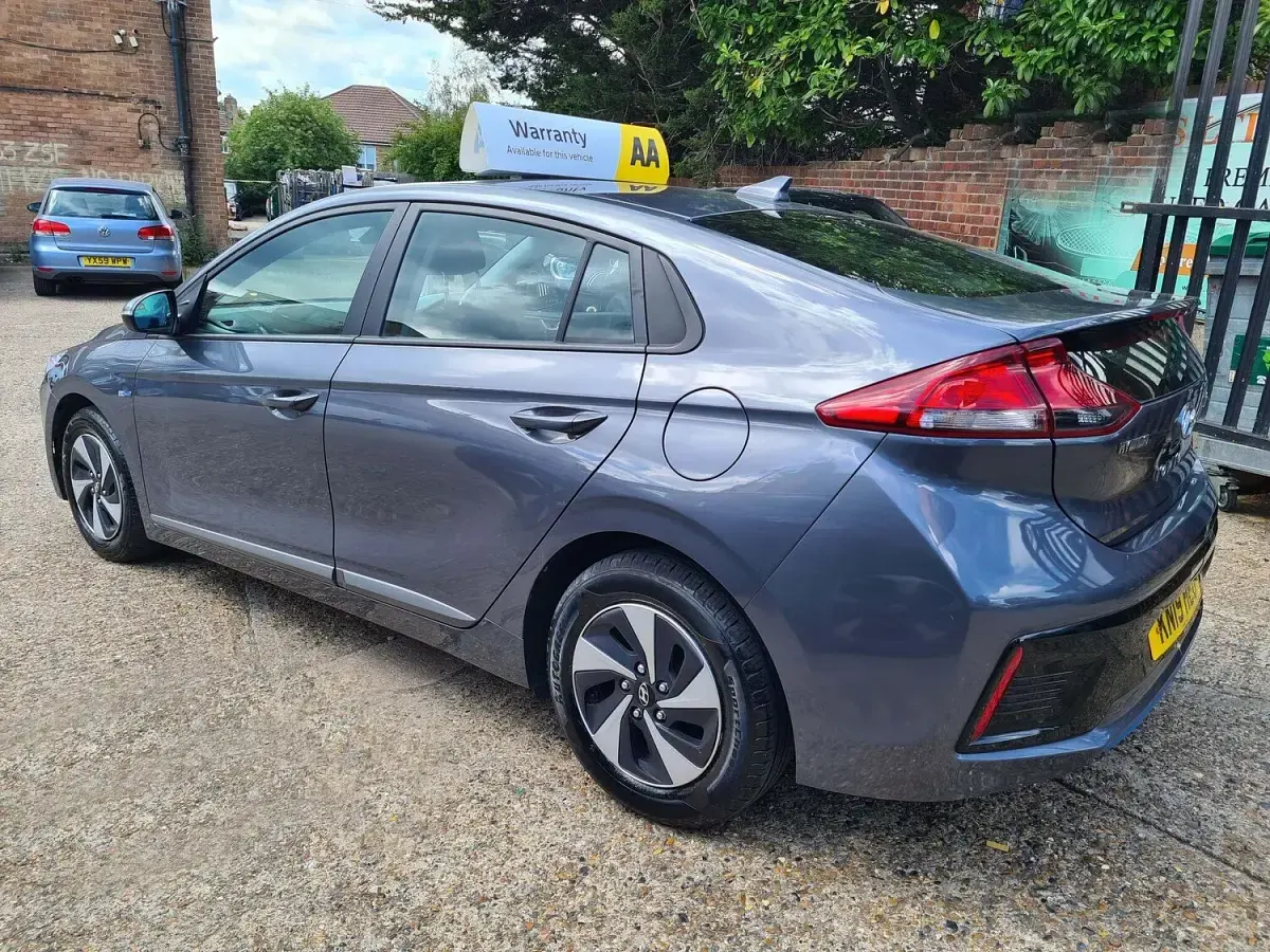 Used Hyundai Ioniq SE 141 HP (103 kW) 2019 Grey Hatchback