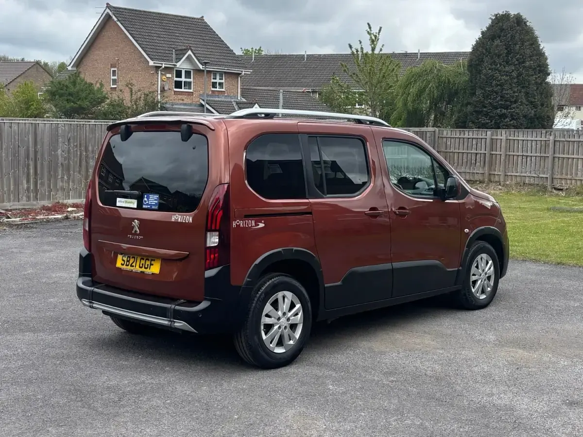 Gebraucht Peugeot Rifter Allure Premium 2021 Braun Van / Kleinbus