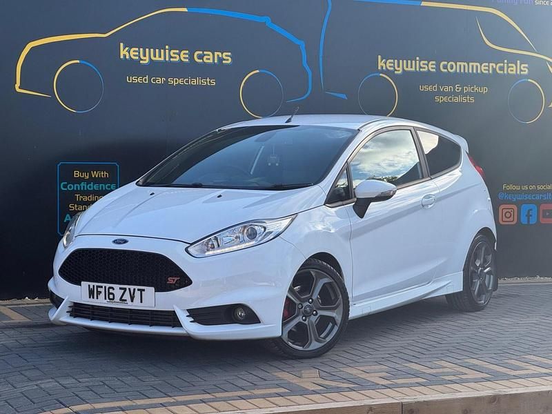White Used 2016 Ford Fiesta ST Hatchback | £10,290 (Expensive) - Image 1/4