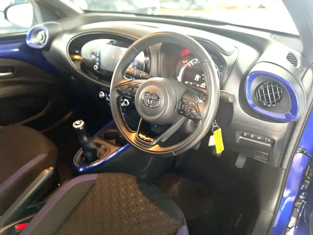 Used Toyota Aygo X 72 HP (52 kW) 2022 Blue SUV
