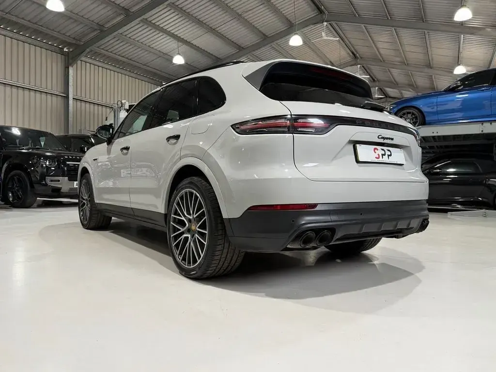 Used Porsche Cayenne 462 HP (339 kW) 2020 Grey SUV