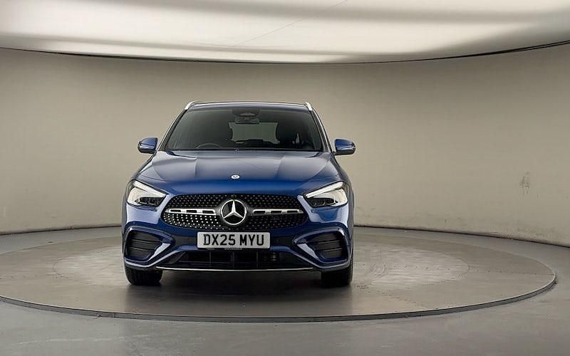 Used Mercedes GLA200 Executive 163 HP (119 kW) 2025 SUV