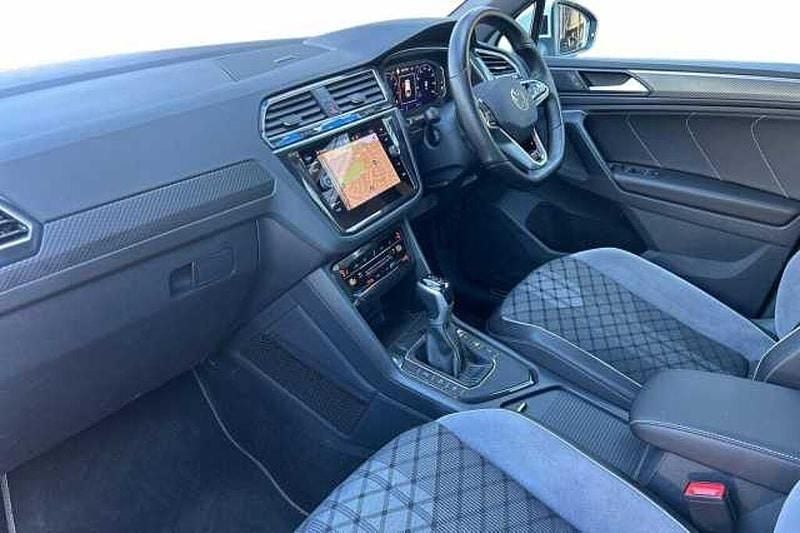Usado VW Tiguan R-line 150 HP (110 kW) 2022 Branco SUV