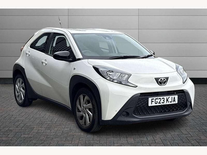 White Used 2023 Toyota Aygo PURE Hatchback | £14,291 (Fair price) - Image 1/3
