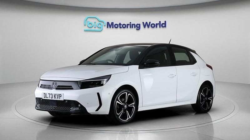 Used Vauxhall Corsa 75 HP (55 kW) 2023 White Hatchback