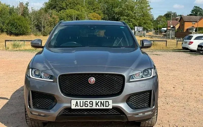 Used Jaguar F-Pace Chequered Flag 180 HP (132 kW) 2019 Grey SUV