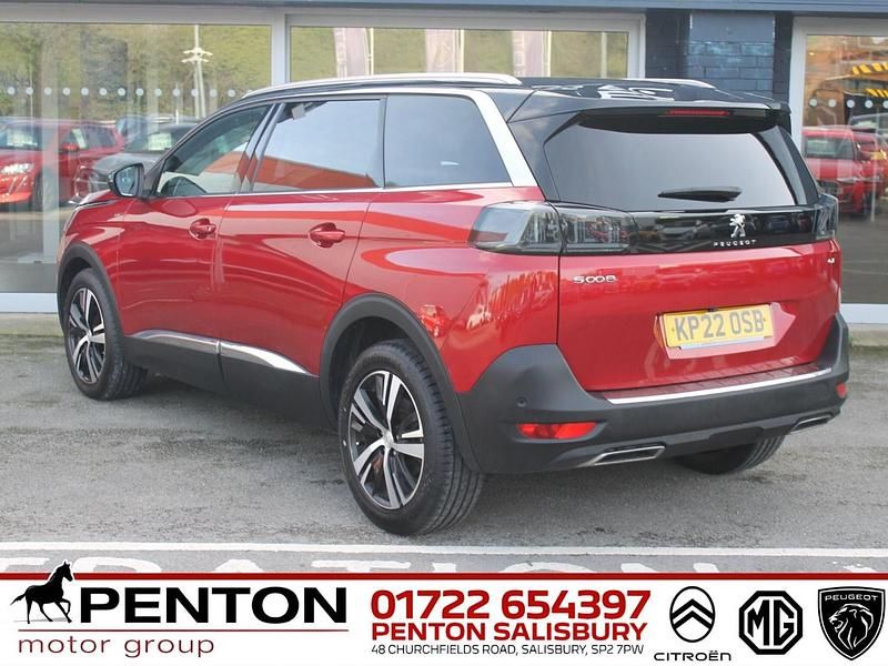 Gebraucht Peugeot 5008 GT 130 PS (95 kW) 2022 Rot SUV